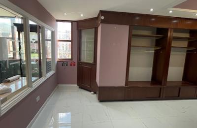 Beautifully presented shop space to Let