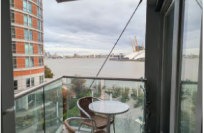 Rom to let in Fairmont Avenue, London, E14 9PL, England