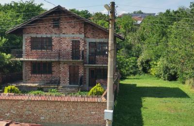 A huge house and a massive basement (part of 4 floors building) in a cul-de sac for business, manufacturing in Bulgaria, Office in European Union country