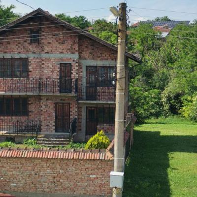 A huge house and a massive basement (part of 4 floors building) in a cul-de sac for business, manufacturing in Bulgaria, Office in European Union country
