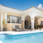 Detached 4-bedroom villa with pool and jacuzzi in Bonalba Golf Resort, Mutxamel