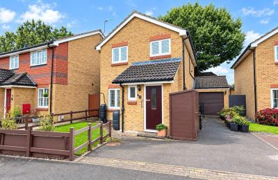 TURNKEY 3 BED DETACHED HOUSE WITH GARAGE AND PARKING IN GU16